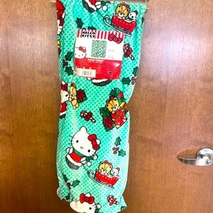 VIRAL HTF HELLO KITTY CHRISTMAS BLANKETS PRESENTS 60 x 70